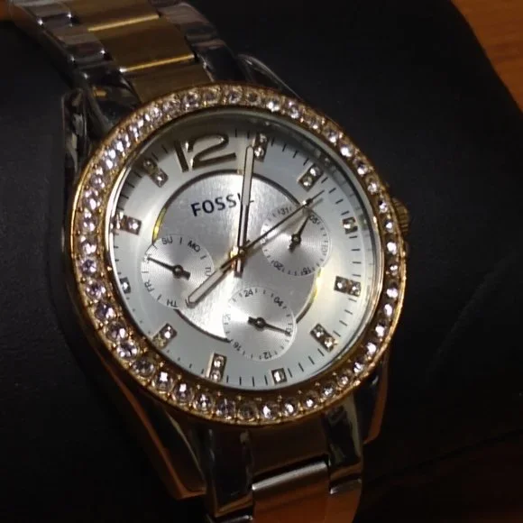 Sparkly ladies Fossil Watch Ladies Bling Watches: Glitz Rhinestone Timepieces - Fossil main image 2